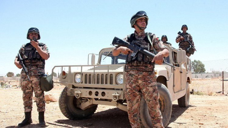 الجيش الأردني يدمر مركبة حاولت عبور الحدود من سوريا