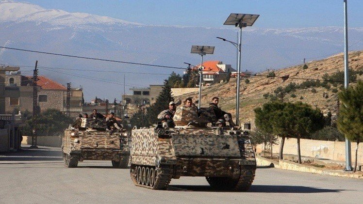 إصابة 5 جنود لبنانيين باشتباكات مع مسلحين في جرود عرسال