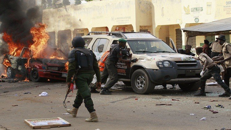 قتيل بانفجار يستهدف موكب رئيس نيجيريا والجيش يحرر 5 مدن من 