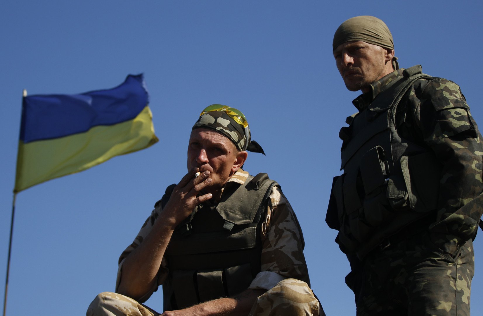 جون ماكين: الولايات المتحدة مذنبة في استخدام الأوكرانيين للذخائر العنقودية