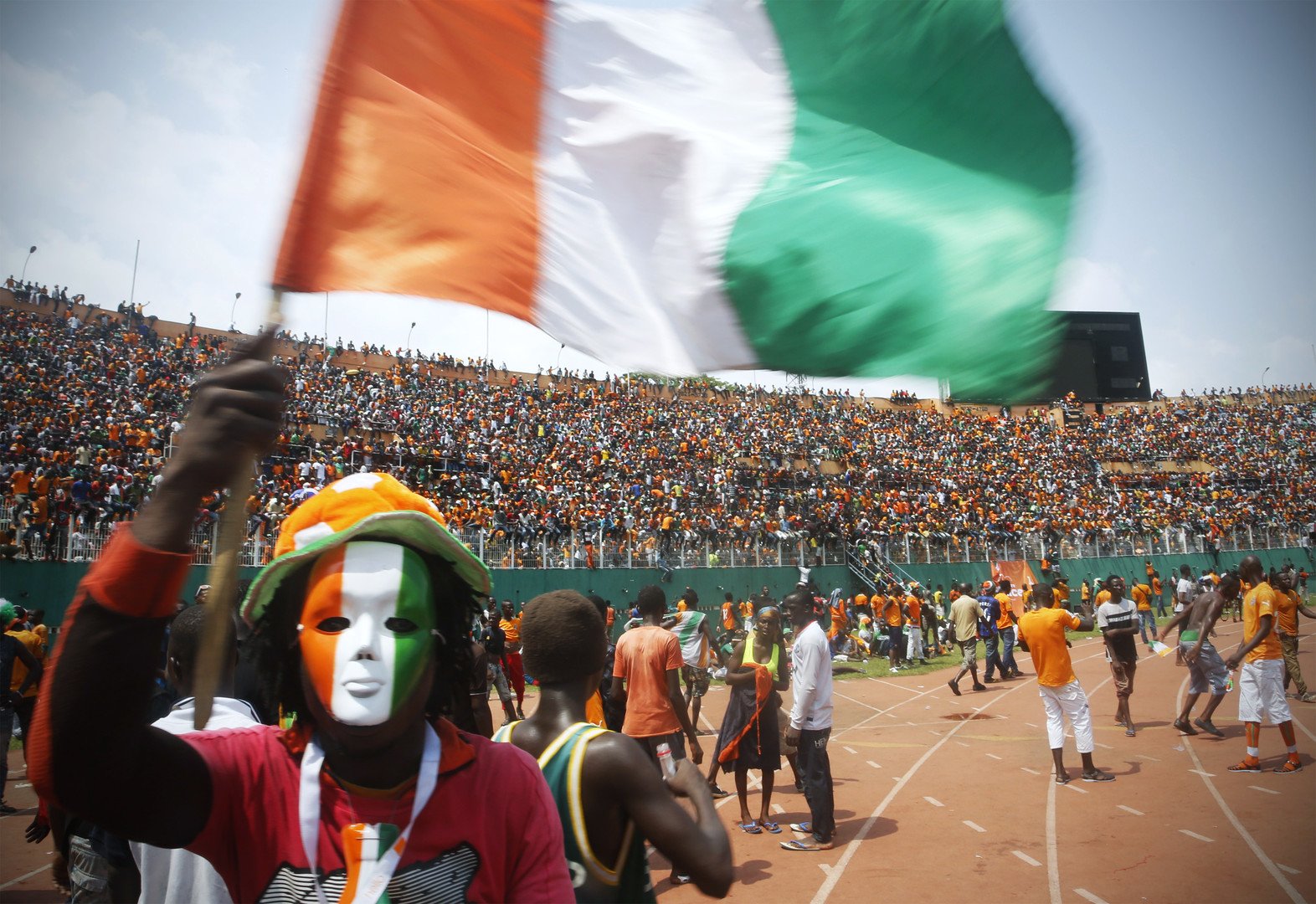 45 ألف مشجع انتظروا لاعبي ساحل العاج أبطال إفريقيا