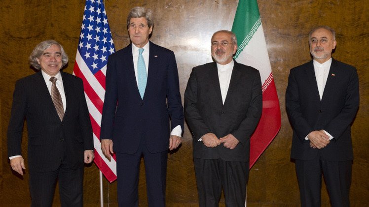 مشوار إيران النووي بين الدعم والرفض 
