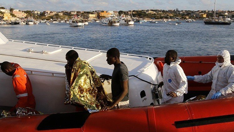 50 قتيلا على الأقل في غرق سفينة مهاجرين قبالة سواحل صقلية