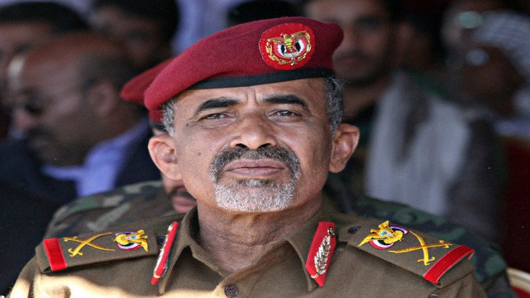 وزير الدفاع اليمني يصل عدن بعد فراره من صنعاء