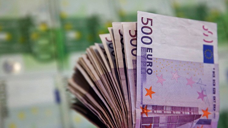 اليورو عند مستويات قياسية أمام الدولار منذ 12 عاما 