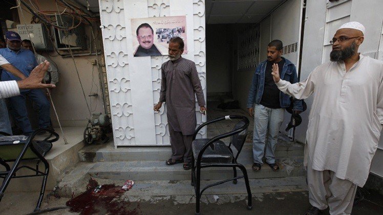 مداهمة الأمن لمقر حزب سياسي في كراتشي وأنباء عن مقتل أحد أعضائه