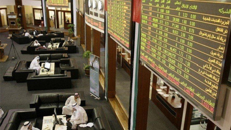معظم الأسواق الخليجية تتراجع بعد تقلبات في أسعار النفط 