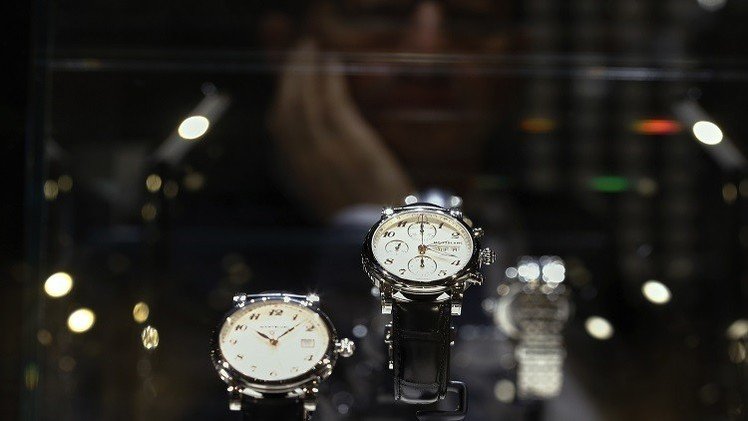 الساعات السويسرية تتهيأ لخوض الصراع في سوق الساعات الذكية
