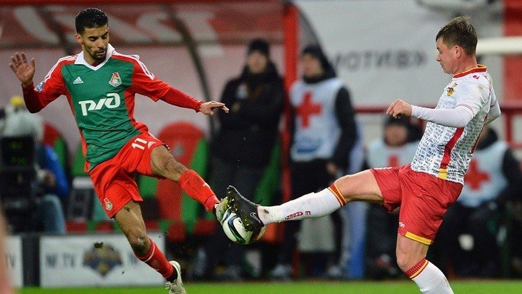 أرسنال المتواضع يقهر لوكوموتيف موسكو في معقله