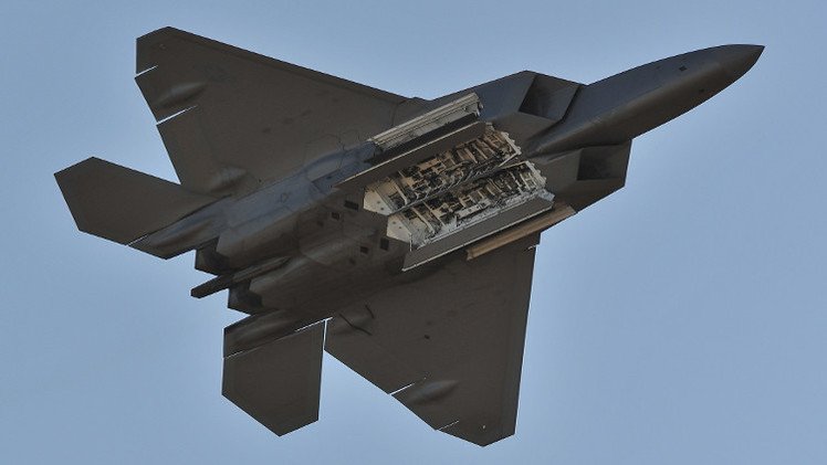 10 ضربات جوية للتحالف الدولي ضد مواقع "داعش"