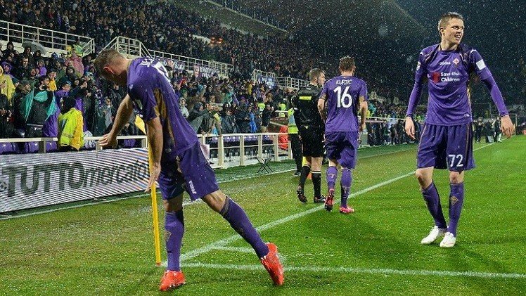 فيورنتينا يقلب الطاولة على ميلان من دون المصري صلاح