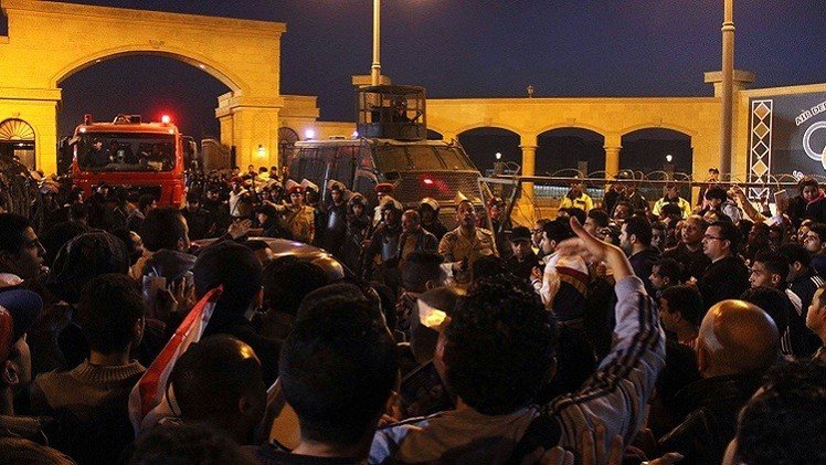 إحالة 16 متهما بينهم أعضاء من "الإخوان" إلى الجنايات المصرية بتهمة قتل 22 مشجعا