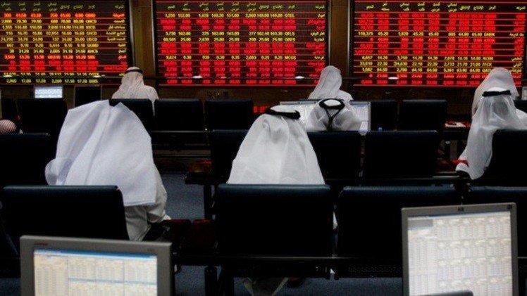 معظم الأسواق الخليجية تتراجع بفعل هبوط أسعار النفط 