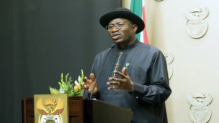 رئيس نيجيريا يعد بـ"تنظيف" بلاده من جماعة "بوكو حرام" خلال شهر