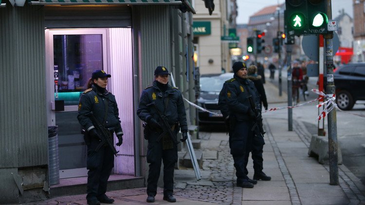 الشرطة الدنماركية تعتقل شخصا آخر يشتبه ارتباطه بهجومي كوبنهاغن