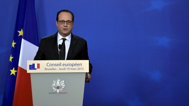 هولاند: الحل الوحيد للأزمة الليبية سياسي