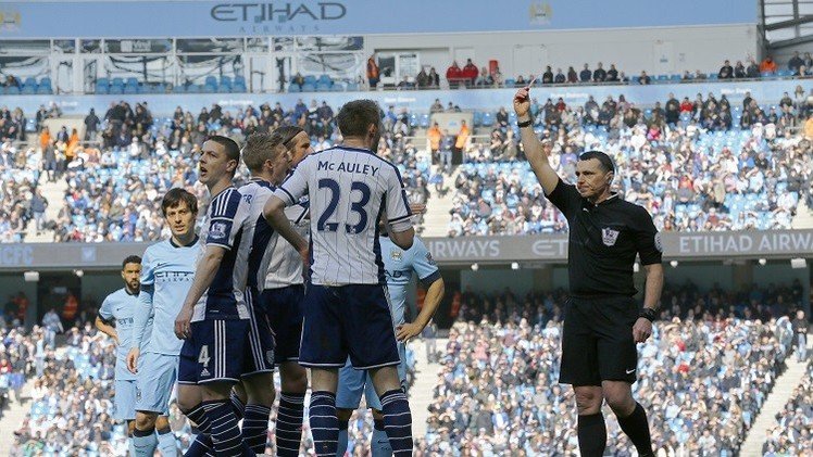 بالفيديو.. فضيحة تحكيمية في الدوري الإنكليزي