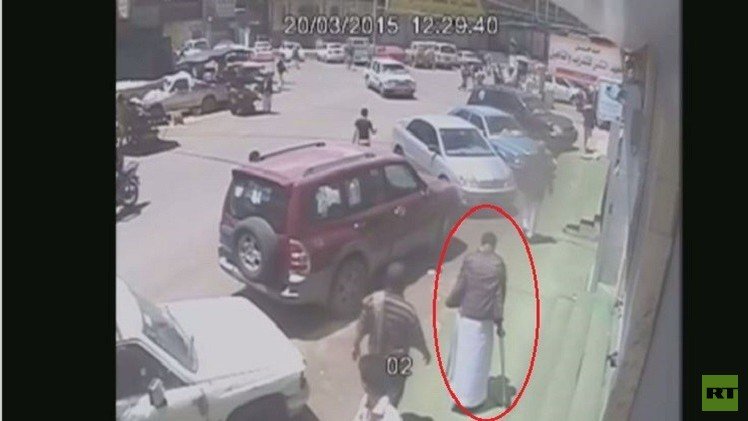 بالفيديو.. الانتحاري الأعرج حامل حزام الموت إلى مسجد بدر بصنعاء