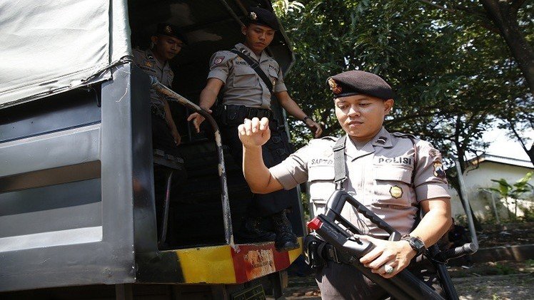 إندونيسيا.. اعتقال 5 أشخاص على علاقة بتجنيد أشخاص لـ