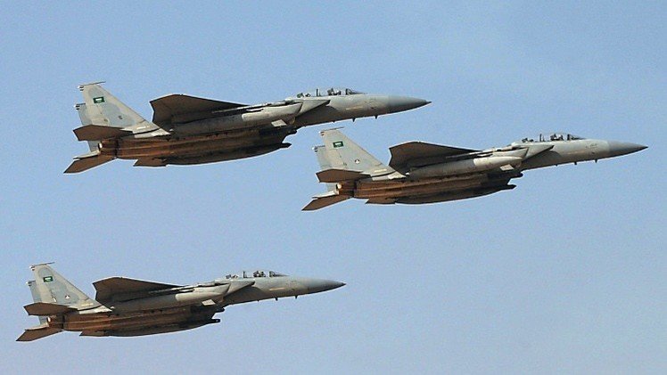 السعودية تقود تحالفا عسكريا  ضد الحوثيين (فيديو)