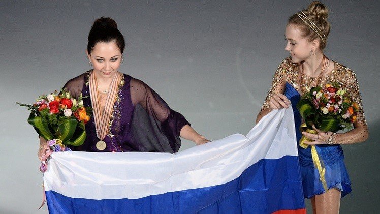 فيديو.. الروسية يليزافيتا بطلة للعالم للتزحلق على الجليد