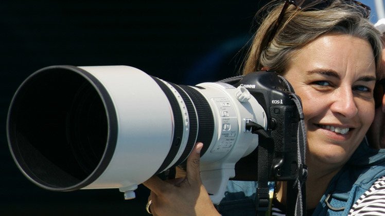 تخفيض حكم الإعدام على شرطي أفغاني قتل مصورة ألمانية إلى السجن لمدة 20 عاما