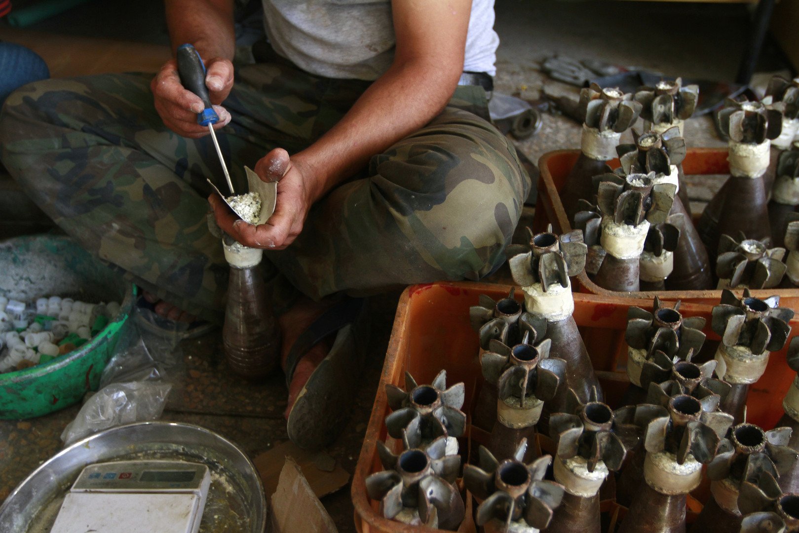 صناعة قذائف الهاون محلياً في مدينة حلب