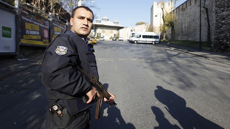 مقتل مسلحة في هجوم استهدف المقر العام للشرطة في اسطنبول