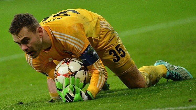 الحارس الروسي أكينفييف يعود إلى التدريبات