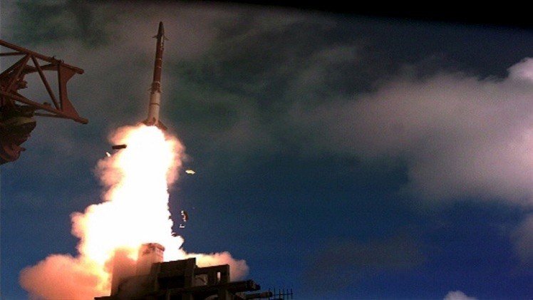 إسرائيل تختبر صاروخا جديدا (فيديو)