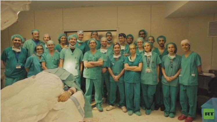 عملية زراعة وجه تستغرق 27 ساعة (فيديو)