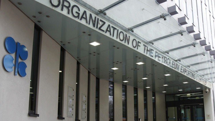 محللون: "أوبك" قد تخفض في يونيو حصص إنتاج النفط  