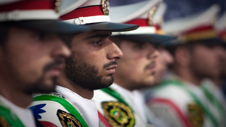 مقتل 8 جنود إيرانيين على الحدود مع باكستان