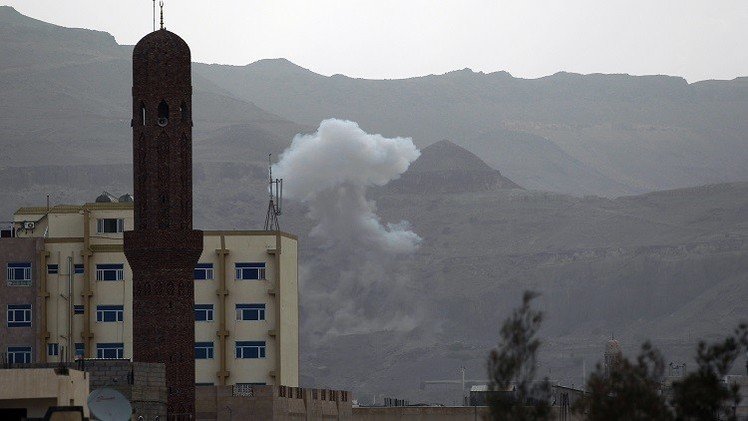 التحالف العربي: الحوثيون يخزنون آليات وذخيرة داخل المواقع السكنية