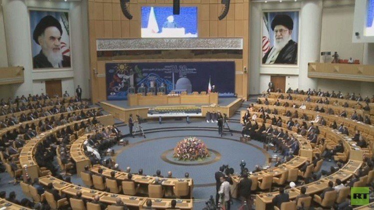 خامنئي لا يؤيد اتفاق لوزان.. ولا يعارضه