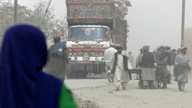 مقتل 20 عاملا على الهوية في باكستان