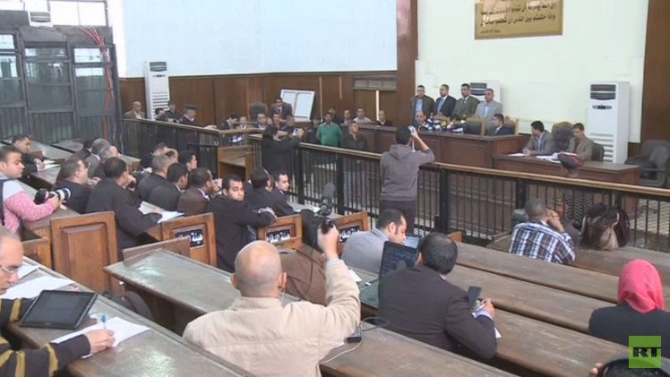 جنايات القاهرة تقضي بإعدام مرشد الإخوان و13 من قيادات الجماعة في قضية غرفة عمليات رابعة