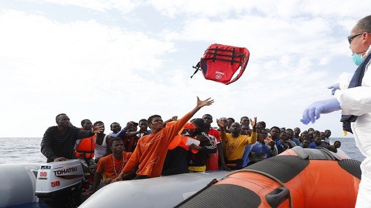 خفر السواحل التونسي ينقذ 98 مهاجرا غير شرعي