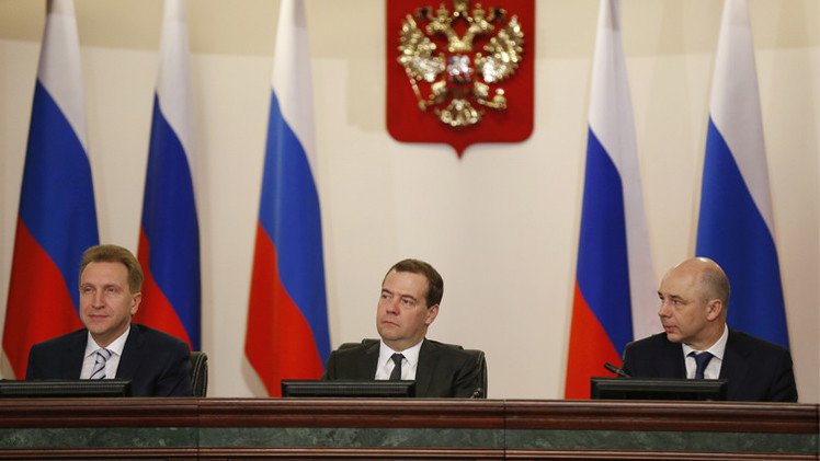 مدفيديف: أداء الاقتصاد الروسي بداية 2015 جاء أفضل من التوقعات 