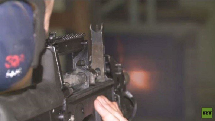 مدفع روسي رشاش يطلق النار بدقة تحت الماء (فيديو)