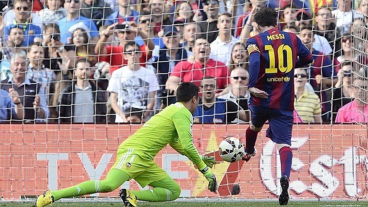 برشلونة يتجاوز عقبة الخفافيش