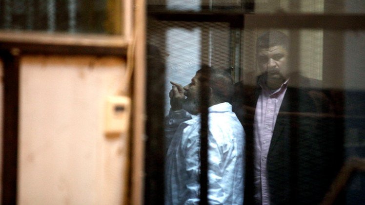 الحكم بسجن مرسي و12 من جماعة الإخوان لمدة 20 سـنة