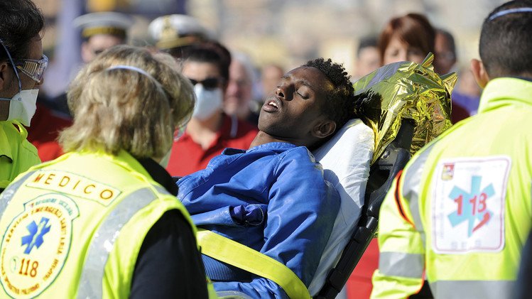 كارثة غرق 800 مهاجر غير شرعي في مياه المتوسط