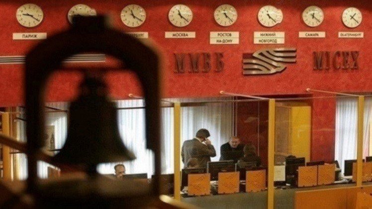 المؤشرات الروسية تتراجع بعد انخفاض أسعار النفط 