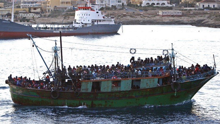بحارة تونسيون ينقذون 80 مهاجرا غير شرعيين في المتوسط