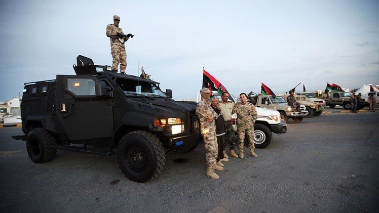 الجيش الليبي يتقدم نحو طرابلس وغارات جوية متبادلة بين المتحاربين