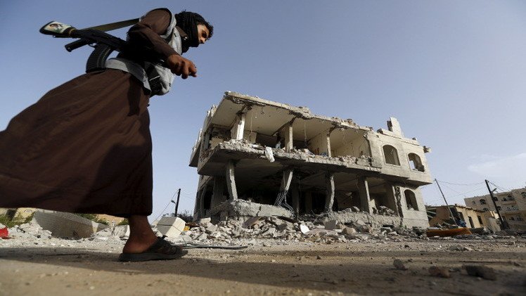 اليمن.. مقتل 12 حوثيا في غارات طيران التحالف