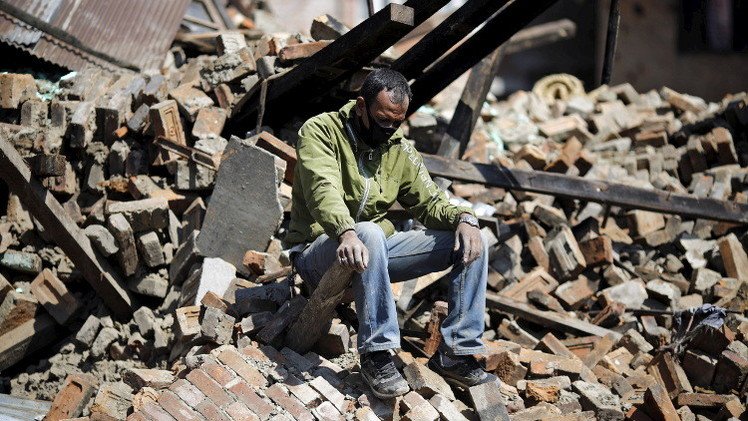 عدد ضحايا زلزال نيبال تجاوز 5 آلاف قتيل (فيديو)