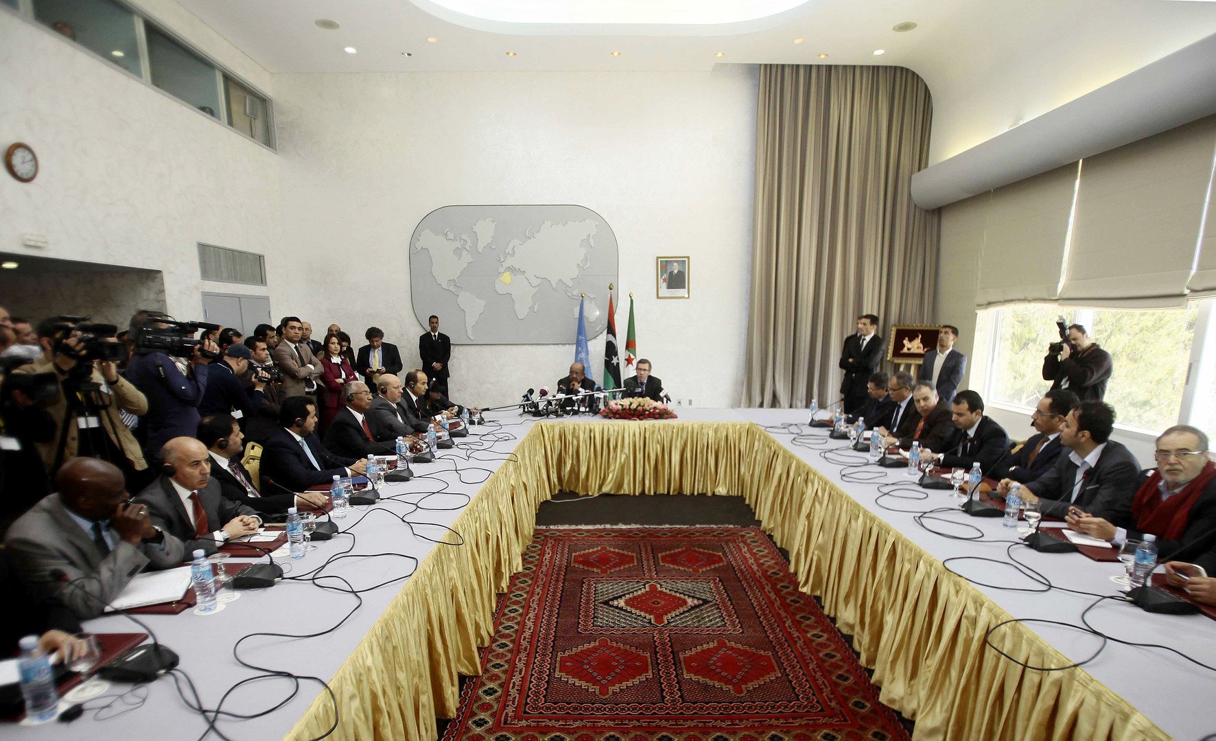 العاهل الأردني يبحث مع حفتر  الأوضاع في ليبيا