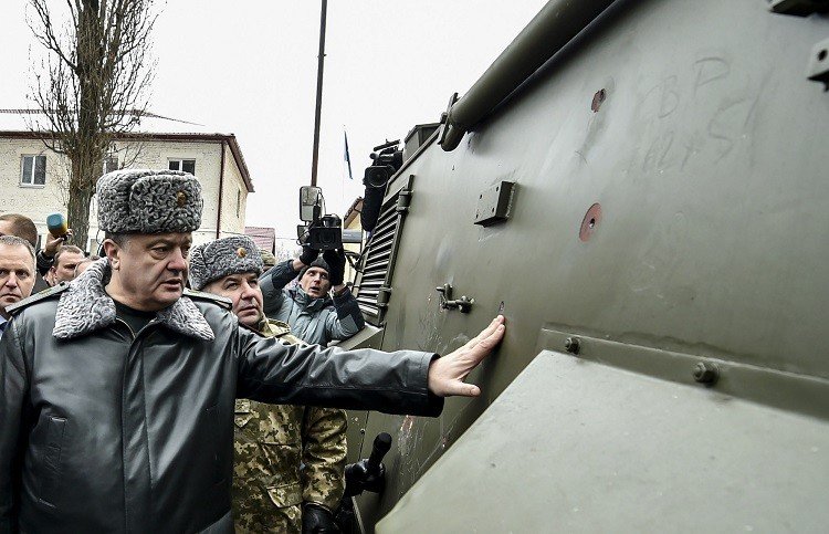 موسكو تحذر من زعزعة استقرار أوكرانيا مع وصول 300 مظلي أمريكي